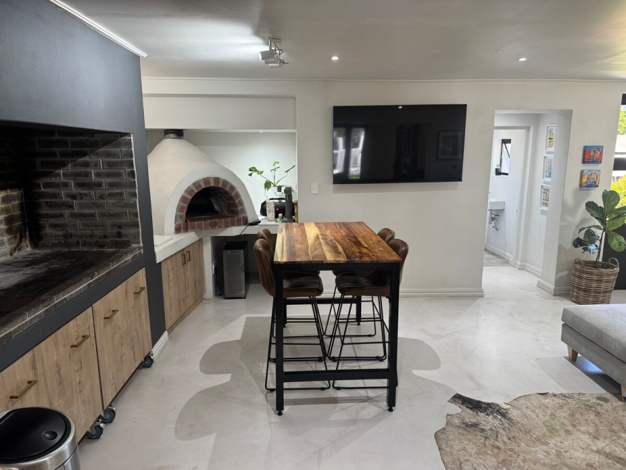 4 Bedroom Property for Sale in Hoog En Droog Western Cape